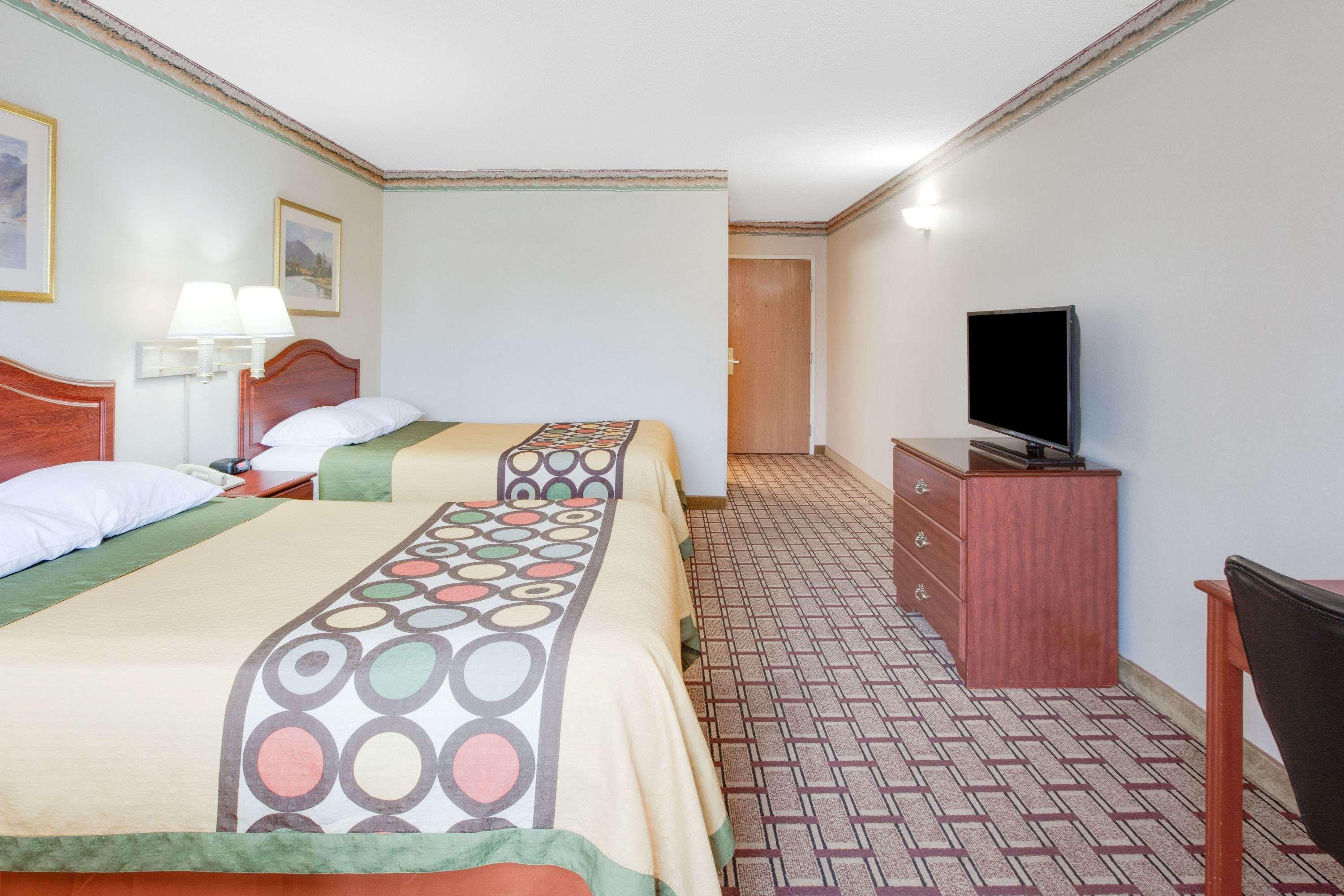 Baymont By Wyndham Traverse City Exterior foto